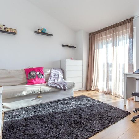 פורץ Apartmani Lucija מראה חיצוני תמונה