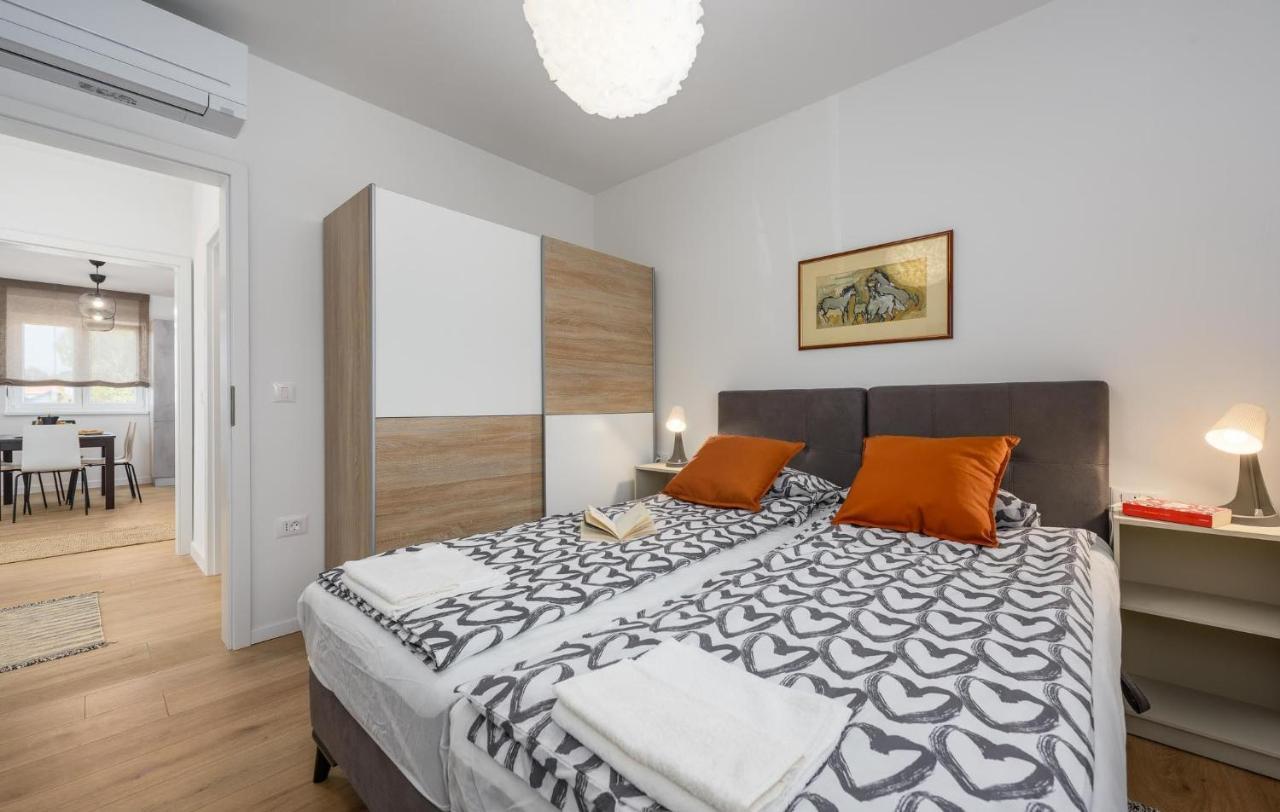 פורץ Apartmani Lucija מראה חיצוני תמונה