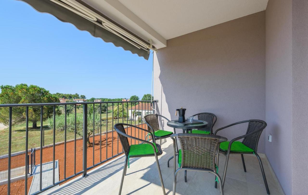 פורץ Apartmani Lucija מראה חיצוני תמונה