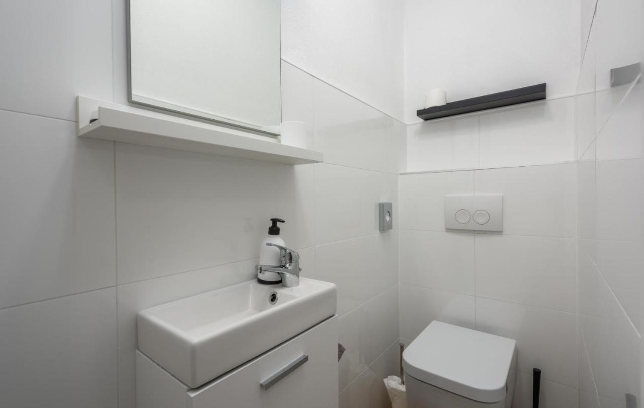 פורץ Apartmani Lucija מראה חיצוני תמונה