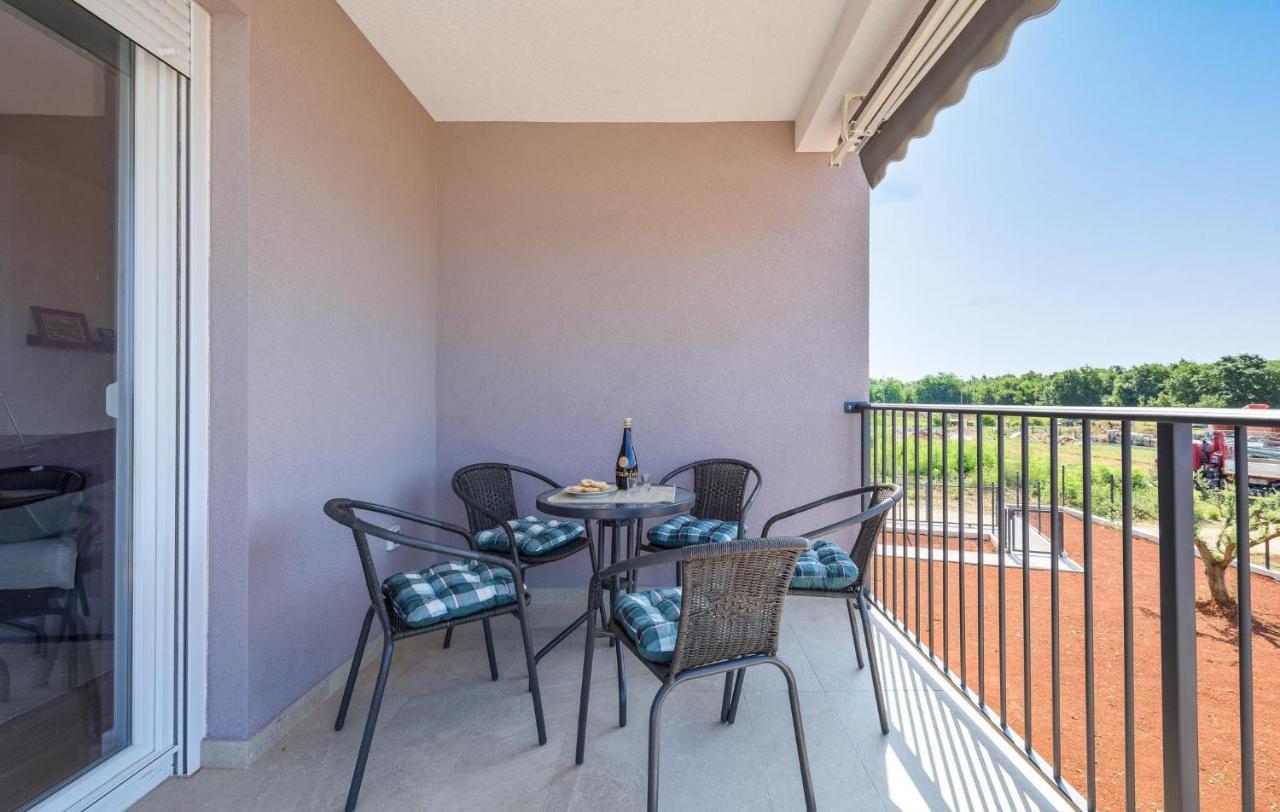 פורץ Apartmani Lucija מראה חיצוני תמונה