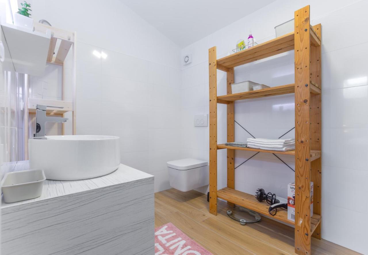 פורץ Apartmani Lucija מראה חיצוני תמונה
